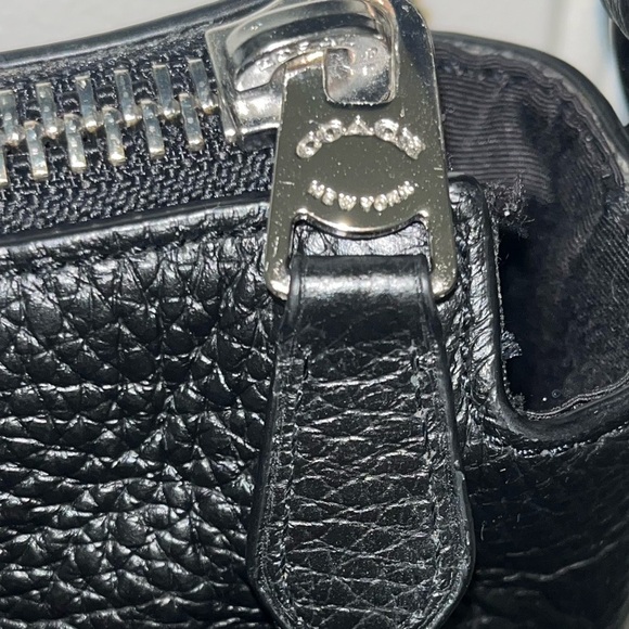 Coach New York Beckett Pocket Crossbody, Pebble Black Leather, Adjustable Strap - Picture 7 of 16